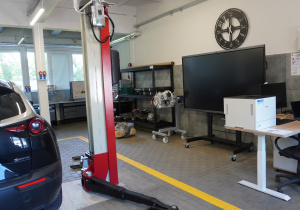 Prcownia pojazdów elektrycznych i hybrydowych