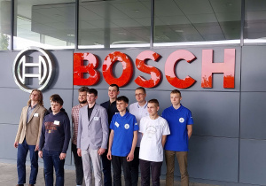 Finaliści na tle BOSCH