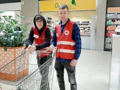 WIELKANOC z PCK - Świąteczna zbiórka żywności