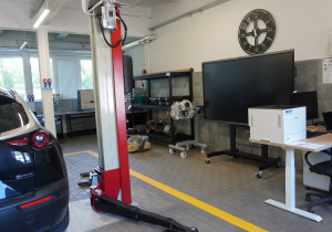 Prcownia pojazdów elektrycznych i hybrydowych