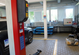 Prcownia pojazdów elektrycznych i hybrydowych